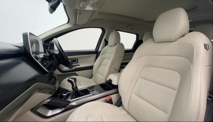 2021 Tata Safari XZA PLUS 6S, Diesel, Automatic, 35,408 km, Right Side Front Door Cabin