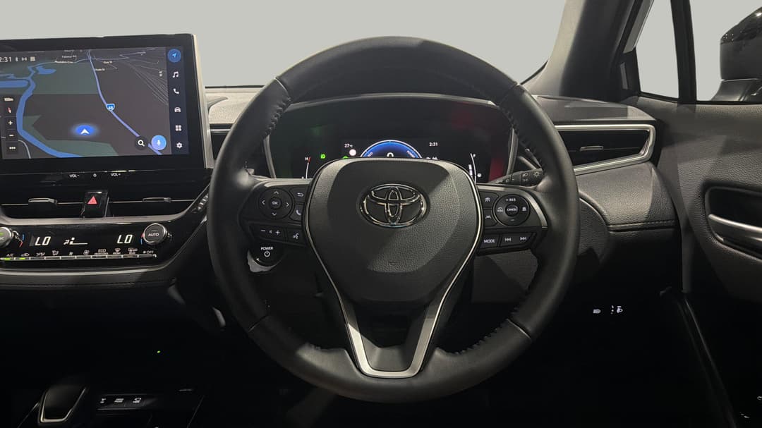 2025 Toyota Corolla Cross Gxl 2WD Hybrid, Automatic, 30395 km, Steering Wheel Close-up