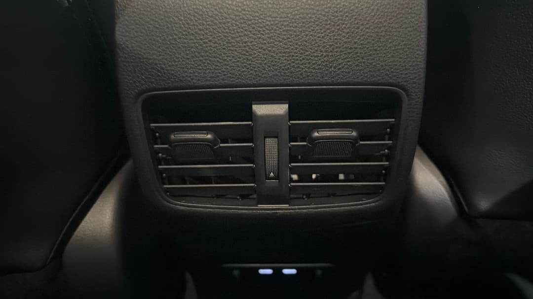 2025 Toyota Corolla Cross Gxl 2WD Hybrid, Automatic, 30395 km, Rear A/C Vent