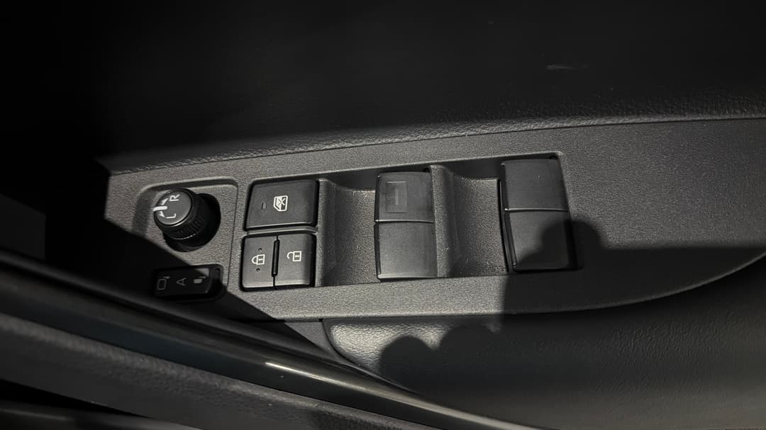 2025 Toyota Corolla Cross Gxl 2WD Hybrid, Automatic, 30395 km, Drivers Side Door Panel Controls