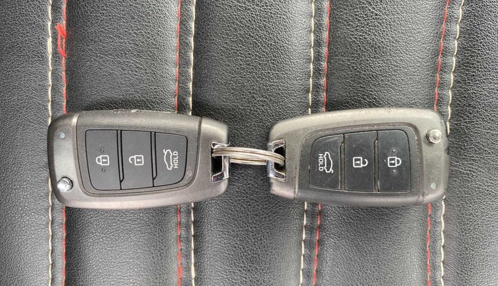 2018 Hyundai Verna 1.6 VTVT SX, Petrol, Manual, 60,087 km, Key Close Up