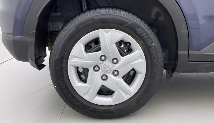 2020 Hyundai VENUE S 1.2, Petrol, Manual, 16,453 km, Right Rear Wheel