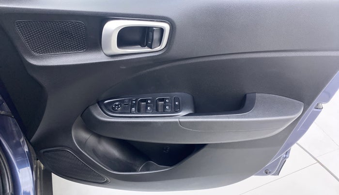 2020 Hyundai VENUE S 1.2, Petrol, Manual, 16,453 km, Driver Side Door Panels Control