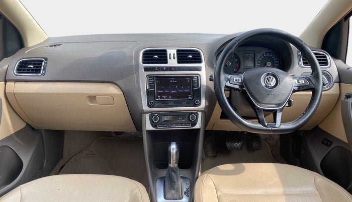 2016 Volkswagen Vento HIGHLINE PETROL AT, Petrol, Automatic, 88,166 km, Dashboard