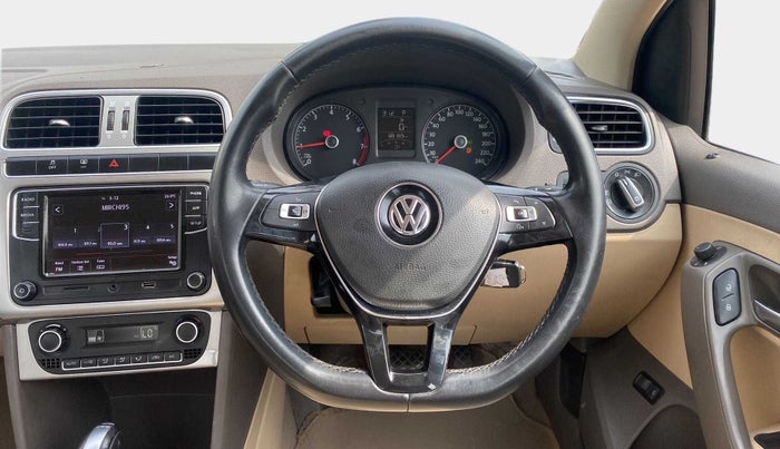 2016 Volkswagen Vento HIGHLINE PETROL AT, Petrol, Automatic, 88,166 km, Steering Wheel Close Up