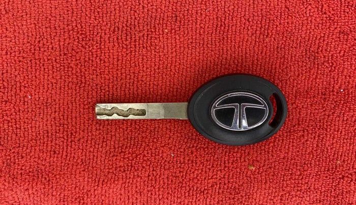 2021 Tata Tiago XE PETROL, Petrol, Manual, 15,594 km, Key Close Up