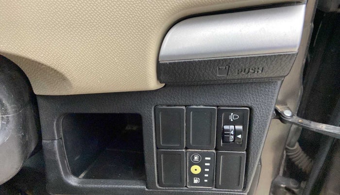 2018 Maruti Wagon R 1.0 LXI CNG, CNG, Manual, 56,257 km, Dashboard - Headlight height adjustment not working