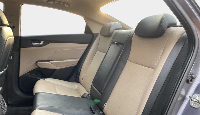 2018 Hyundai Verna 1.6 VTVT SX (O) AT, Petrol, Automatic, 19,792 km, Right Side Rear Door Cabin