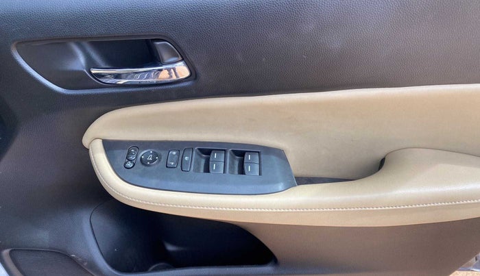 2022 Honda City 1.5L I-VTEC ZX, Petrol, Manual, 42,212 km, Driver Side Door Panels Control