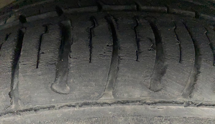 2018 Tata TIGOR XZ DIESEL, Diesel, Manual, 35,402 km, Right Front Tyre Tread