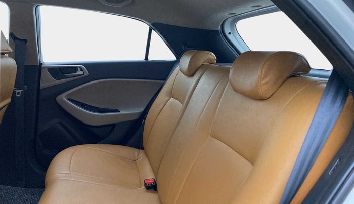 2015 Hyundai Elite i20 ASTA 1.4 CRDI, Diesel, Manual, 83,574 km, Right Side Rear Door Cabin