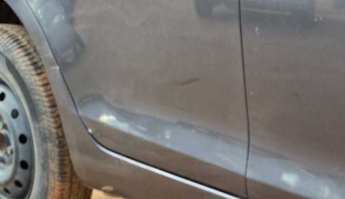 2015 Maruti Swift VXI, Petrol, Manual, 40,394 km, Right running board - Slightly dented