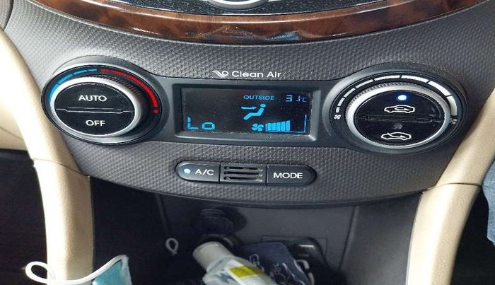 2017 Hyundai Verna 1.6 VTVT SX, Petrol, Manual, 29,279 km, AC Unit - Car heater not working