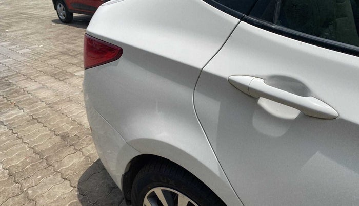 2017 Hyundai Verna 1.6 VTVT SX, Petrol, Manual, 29,279 km, Right quarter panel - Minor scratches
