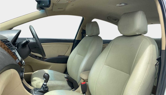 2017 Hyundai Verna 1.6 VTVT SX, Petrol, Manual, 29,279 km, Right Side Front Door Cabin