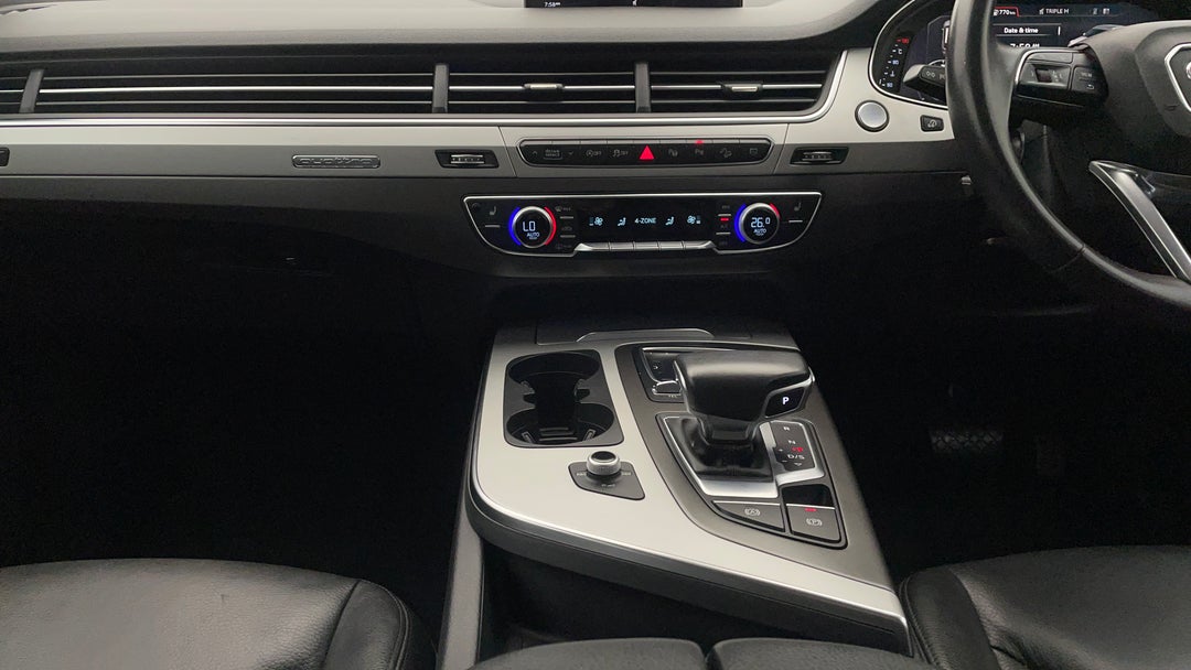 2018 Audi Q7 3.0 Tdi Quattro, Automatic, 101276 km, Center Console