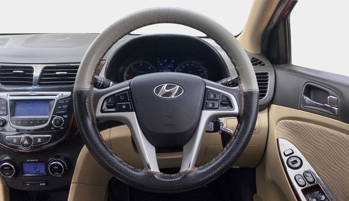 2015 Hyundai Verna FLUIDIC 1.6 CRDI SX AT, Diesel, Automatic, 92,617 km, Steering Wheel Close Up