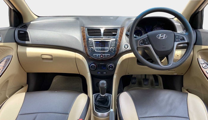 2015 Hyundai Verna FLUIDIC 4S 1.6 VTVT S(O), Petrol, Manual, 25,727 km, Dashboard