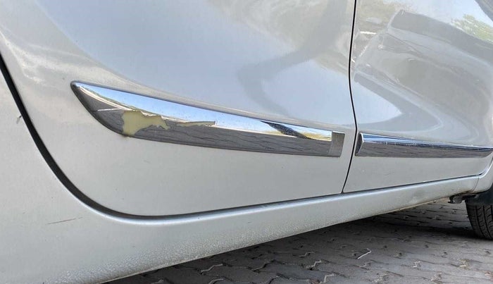 2018 Maruti Dzire VXI, Petrol, Manual, 86,832 km, Right running board - Slightly dented