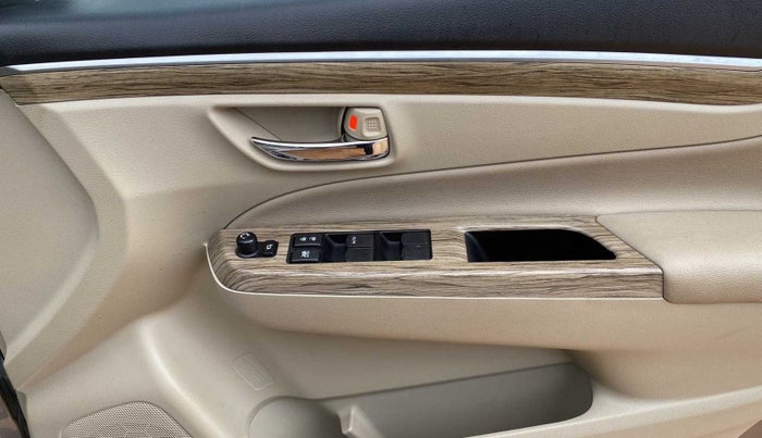 2020 Maruti Ciaz ALPHA  AT 1.5 SHVS PETROL, Petrol, Automatic, 12,867 km, Driver Side Door Panels Control