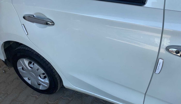 2019 Honda Amaze 1.2L I-VTEC E, Petrol, Manual, 53,075 km, Right rear door - Slightly dented