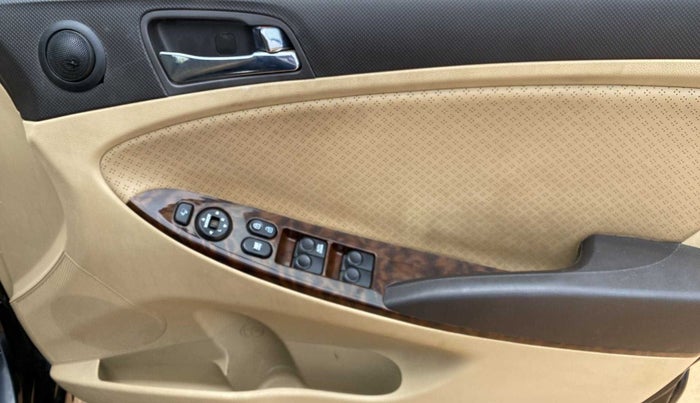 2012 Hyundai Verna FLUIDIC 1.6 VTVT SX OPT, Petrol, Manual, 69,542 km, Driver Side Door Panels Control