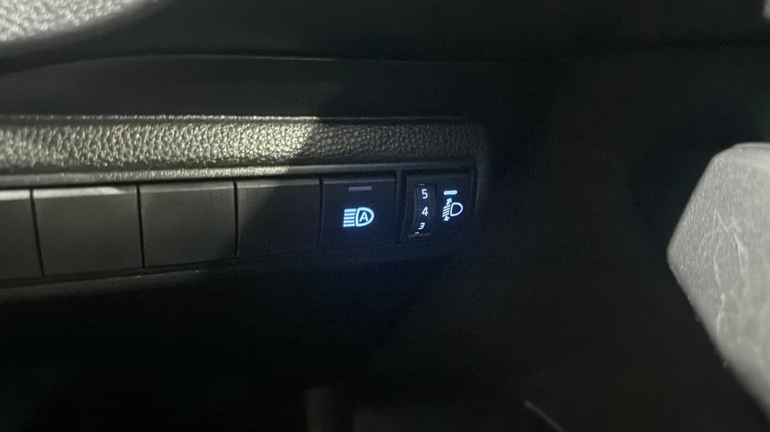 2022 Toyota Corolla Ascent Sport, Automatic, 87608 km, Utility Switches/Buttons