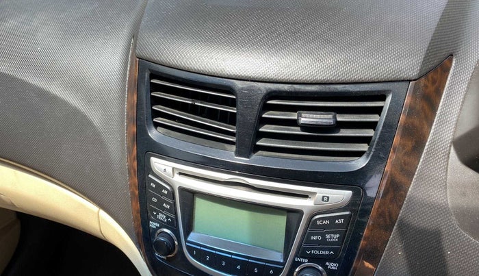 2012 Hyundai Verna FLUIDIC 1.6 CRDI SX, Diesel, Manual, 1,23,296 km, AC Unit - Front vent has minor damage