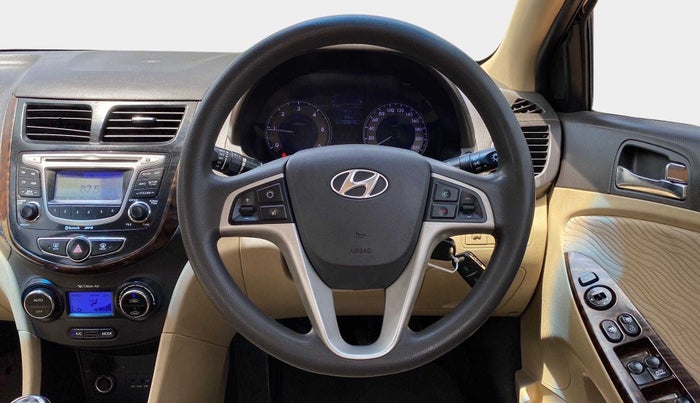 2012 Hyundai Verna FLUIDIC 1.6 CRDI SX, Diesel, Manual, 1,23,296 km, Steering Wheel Close Up