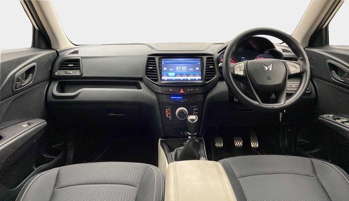 2023 Mahindra XUV300 W6 1.2 PETROL, Petrol, Manual, 20,393 km, Dashboard