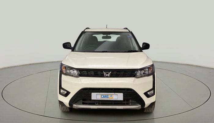 2023 Mahindra XUV300 W6 1.2 PETROL, Petrol, Manual, 20,393 km, Highlights