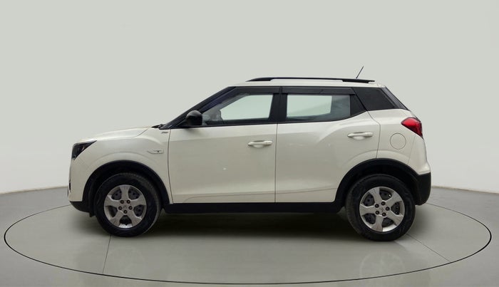 2023 Mahindra XUV300 W6 1.2 PETROL, Petrol, Manual, 20,393 km, Left Side