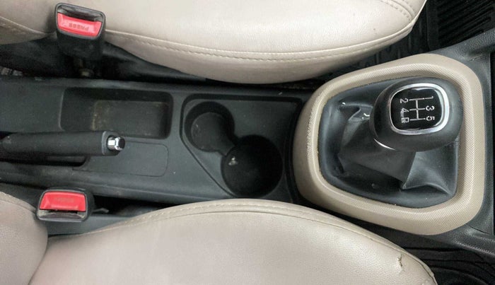 2014 Hyundai Xcent SX 1.2 (O), Petrol, Manual, 62,570 km, Gear Lever