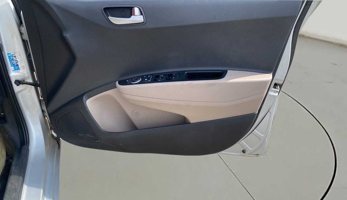 2014 Hyundai Xcent SX 1.2, Petrol, Manual, 65,166 km, Driver Side Door Panels Control