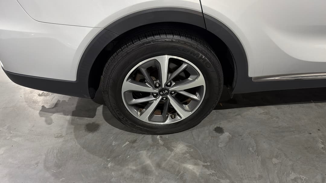2019 Kia Sorento Sli (4x2), Automatic, 162978 km, Right Rear Wheel