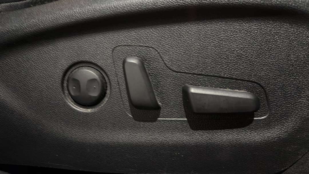 2019 Kia Sorento Sli (4x2), Automatic, 162978 km, Drivers Side Adjustment Panel