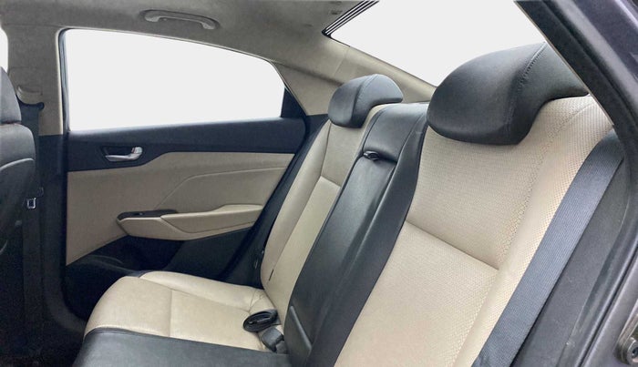 2018 Hyundai Verna 1.6 VTVT SX O, Petrol, Manual, 58,549 km, Right Side Rear Door Cabin