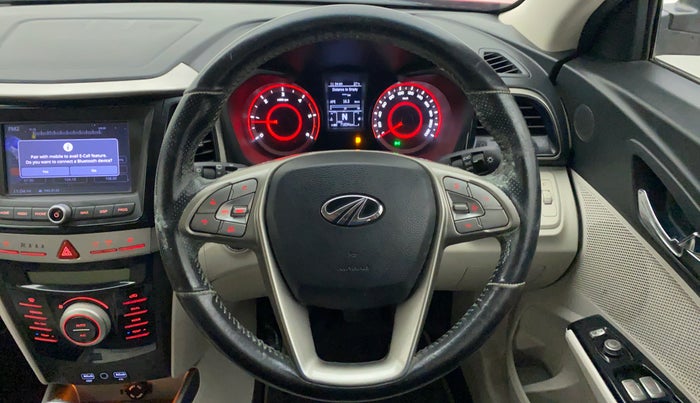 2020 Mahindra XUV300 W8 (O) 1.5 DIESEL, Diesel, Manual, 71,834 km, Steering Wheel Close Up
