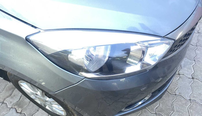 2018 Tata Tiago XZA PETROL, Petrol, Automatic, 86,875 km, Right headlight - Clamp has minor damage