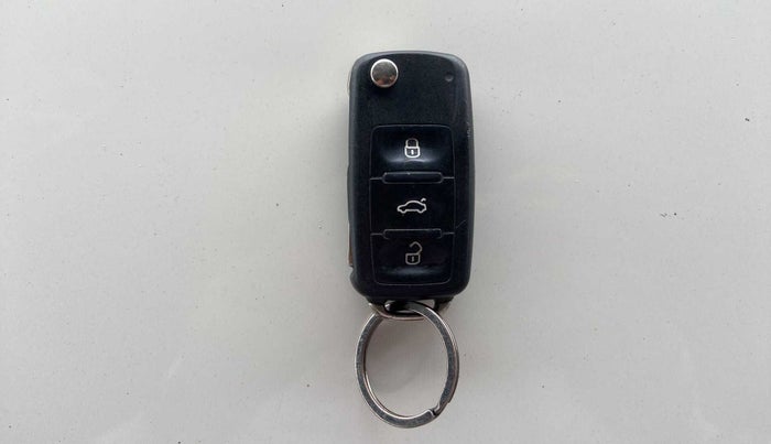 2015 Volkswagen Polo HIGHLINE1.2L, Petrol, Manual, 97,914 km, Key Close Up