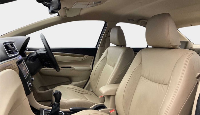 2020 Maruti Ciaz ALPHA  AT 1.5 SHVS PETROL, Petrol, Automatic, 43,187 km, Right Side Front Door Cabin