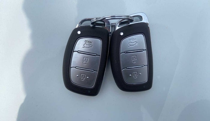 2018 Hyundai Elite i20 ASTA 1.2 (O), Petrol, Manual, 47,127 km, Key Close Up