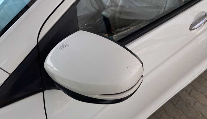 2015 Honda City 1.5L I-VTEC V MT, Petrol, Manual, 94,999 km, Left rear-view mirror - Minor scratches