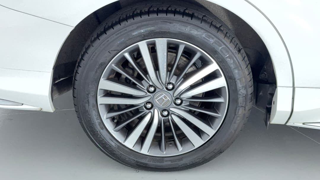 2018 Honda Odyssey Vti-l, Automatic, 106390 km, Right Rear Wheel