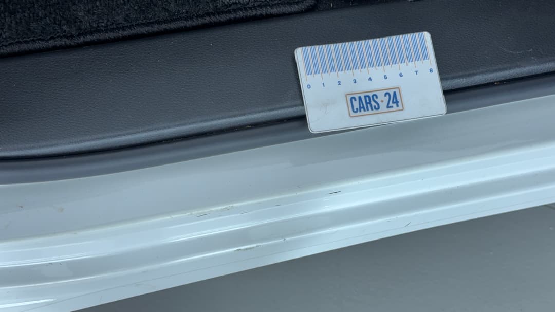 2018 Honda Odyssey Vti-l, Automatic, 106390 km, Door Sills Front LHS Scratch
