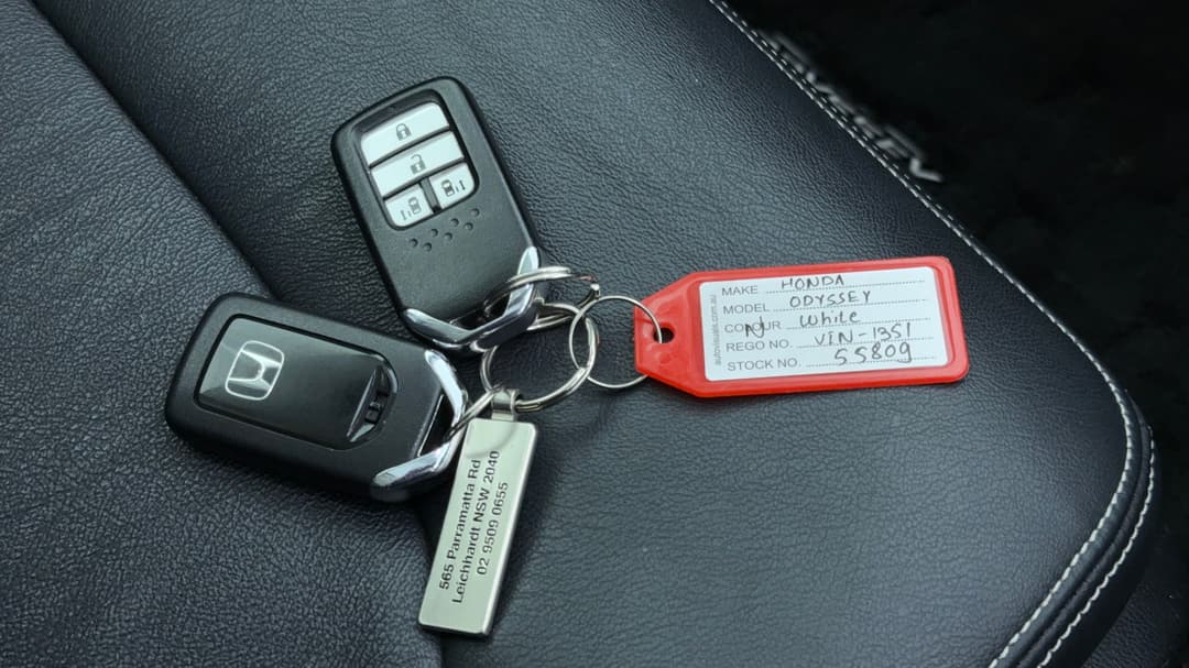 2018 Honda Odyssey Vti-l, Automatic, 106390 km, Key Close-up