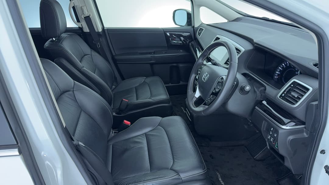 2018 Honda Odyssey Vti-l, Automatic, 106390 km, Right Side Front Door Cabin View
