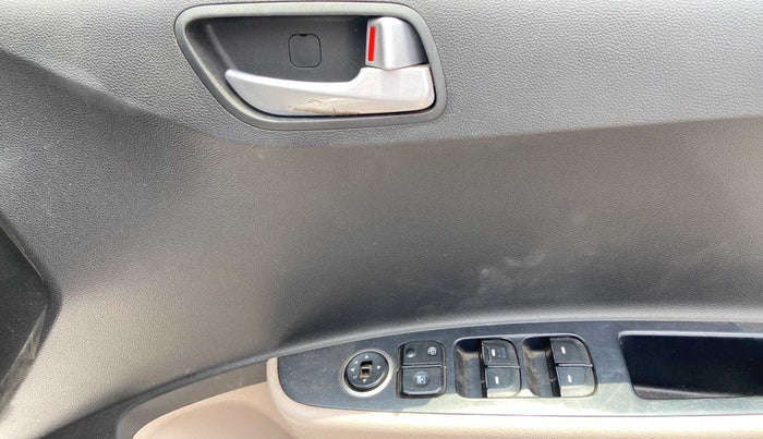 2018 Hyundai Grand i10 SPORTZ 1.2 KAPPA VTVT, Petrol, Manual, 67,907 km, Driver Side Door Panels Control