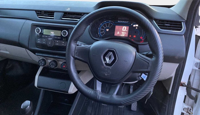 2022 Renault TRIBER RXL MT, Petrol, Manual, 8,260 km, Steering Wheel Close Up