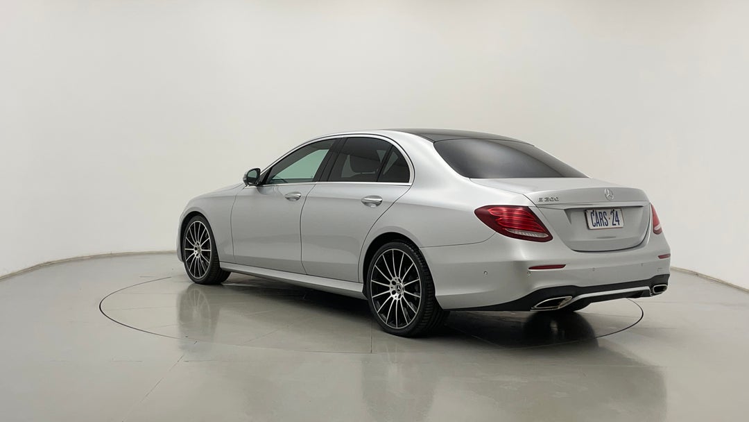 Left Back Diagonal (45- Degree) View